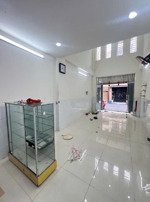 ngay trung tâm bàn cờ - đường 10m. btct.