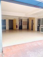 toà nhà văn phòng: phố lê chân. diện tích: 136m2. mặt tiền: 9,7m