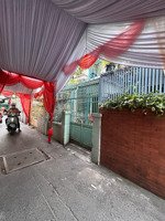 bán nhà mặt tiền hxh đoàn văn bơ, kế bên chợ 200, ra tôn đản, qua vĩnh khánh, nguyễn tất thành.