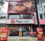 cho thuê nhà mặt phố hàm long, diện tích 100m2 x 3 tầng, mặt tiền 7m làm nhà hàng cũng được.