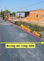chủ ngộp cần bán nhanh lô đất 1000m2 đã có sẵn 100m2 thổ cư giá chỉ 650tr