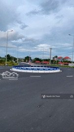 mình chính chủ bán đất mặt tiền dt 998 ngay vòng xoay