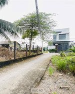 bán 20x37 m2 thổ cư 2 mặt tiền đường đan oto 7 chỗ dân cư đông đất sạch , nền cao , điện, nước, sẵn