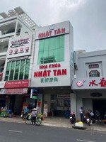 cần bán nhà mt châu văn liêm, p10, q5. dt: 5,1x20m. cn: 98,43m². gía bán 48,5 tỷ bớt lộc