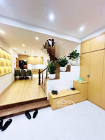 nhà đẹp ở ngay,ba đình, kim mã, gần phố, vừa đẹp lại thoáng, 45m 5t 8,6 tỷ .