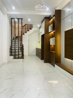 ngõ thông ô tô, bán nhà định công 43m2, 5 tầng, 10,5 tỷ. full nội thất, gần phố. lô góc, 2 thoáng