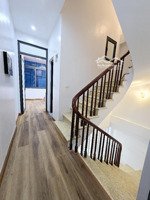 bán nhà triều khúc 40m - sổ vuông hai thoáng - đã hoàn thiện - đủ công năng 7,x tỷ n