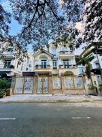 Biệt thự đơn lập 15 x 20 ngay công viên 2hecta KDC Gia Hoà