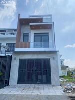 NHÀ 1 TRỆT 1 LẦU GẦN ĐẦU ĐƯỜNG DÃY HƯNG GIA ĐƯỜNG 17A KHU MINH LINH VĨNH LONG