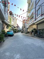 bán lô góc 60.7m2 tại làng hoa phụng công