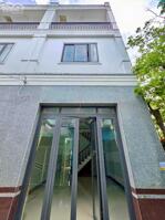 Nhà 1 trệt 2 lầu đậu được ô tô trong nhà - Gần trường đại học Y Dược Cần Thơ