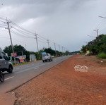 cần tiền lại lô đất ngay chợ minh thắng, cách ql14 vào 50m, đường đang làm nhựa hơn 200m2