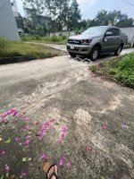 chủ cần bán đất tự nhiên lô góc ngõ thông ô tô vào đất