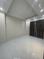 bán gấp nhà 6/130/147 đình đông; ngõ rộng 3m