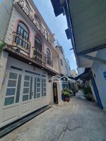 siêu phẩm lên sóng lãnh binh thăng q11 giá chỉ 3.6 tỷ nhà đẹp 3 tầng kiên cố