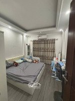 cho thuê nhà nguyên căn 4 tầng, 40m2, full đồ, có chỗ để ô tô tại tô hiệu, hà đông