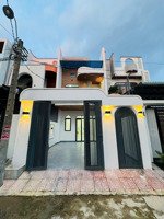 bán nhà kcn cầu tràm.nhà mới xây thuận tiện gần chợ và trường học cách tphcm 20 cây số.