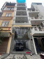 chính chủ cần bán gấp nhà nguyễn văn cừ : dt 50m2, 5 tầng, mt 4m2, tặng nội thất, ô tô vào nhà.