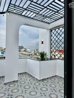 nhà mới xây 3 tầng-cạnh pmh q7-dt 5x12m-sat đường xe hơi-gần chơ,st,trường học,shr-đã hc-nhỉnh 5ty