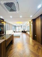 NHÀ VỊ TRÍ ĐẸP- PHÂN LÔ- Ở SƯỚNG- NỘI THẤT XỊN- VỈA HÈ- Ô TÔ TRÁNH- PHỐ NGUYỄN CHÁNH.