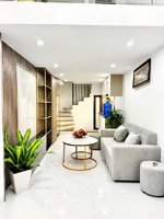 5 tầng, 3pn, trương định, nhà đẹp. ở luôn.