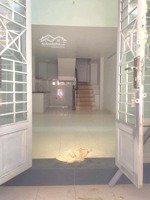 bán nhà trường chinh gần ngã tư bảy hiền 3 phòng ngủ 3 tầng đúc giá 4,8 tỷ!