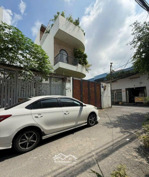 siêu phẩm góc 2 mặt tiền đối diện đại học ngân hàng linh chiểu. nhà 4 tầng dt khủng 130m2