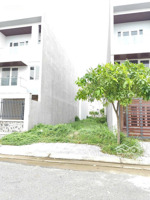 bán gấp lô đất 120m2 bà rịa city gate ngay trung tâm bà rịa giá 2.050 tỷ rất hời. lh yến 