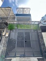 chỉ 4,85 tỷ nhà 4x15m gần bệnh viện, quận 12, 2 tầng hẻm ô tô full nội thất shr
