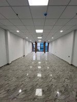 văn phòng 100m2 mới tinh cho thuê lầu 4 mặt tiền có thang máy bảo vệ