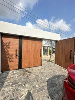 bán nhà 1 trệt 2 lầu hẻm oto nhà mới 1 năm full nội thất cao cấp - hồ cá koi + phòng karaoke