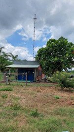 thân gửi ace 3%nhận đủ!bán nhà cấp 4 vàđất mt đường 30m, dt: 10mx68,5m2 vuông vứt và có nhà cấp 4