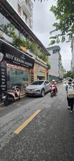 giá dẻ bất ngờ - hiếm- đầu tư quá tuyệt - mặt phố chùa quỳnh 206m2 tài chính 37 tỷ