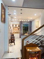 nhà mới 4 tầng 49m2, hẻm rộng rãi-oto gần cửa, gần hàng xanh giáp q. 1. chính chủ xây mới hơn 2 năm