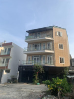 sieu phẩm chdv 4 tầng dt 85m ngang 9,5m đường lê văn chí p linh trung tpthủ đức chdv gồm có 8 căn