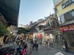 cho thuê nhà mặt phố hàng giầy diện tích 50m2 + lửng 20m2, mt 5m- vị trí đẹp khu phố cổ hoàn kiếm