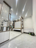 bán nhà phố lạc long quân,tây hồ dt 34m2 xây 5 tầng thang máy mới đẹp giá 8,950 tỷ