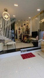 cần bán gấp nhà 3 tầng đường nguyễn phong sắc đường 7,5m đoạn đẹp nhất giá 8,2tỷ còn tl