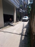 bán nhà dân xây đức giang, lô góc, 3 mặt thoáng,5 tầng, thang máy, 6 phòng ngủ.