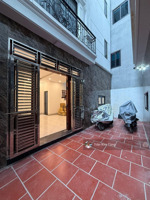 nhà đẹp 37m2 x 5 tầng phố trạm, ngõ nông, cách 10m ra ngõ ô tô tránh, 2 mặt thoáng