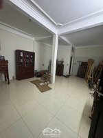 nhà dân xây chắc chắn trần đại nghĩa- hai bà trưng - sân thoáng sáng ngõ thông nhiều lối vào