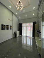 trieuejcho thuê căn hộ 5 pn, ngay tt q. 5, giá 18 triệu