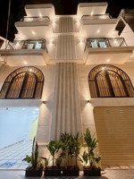 nhà 4 tầng chdv đẹp như homestay ngay phạm văn đồng thủ đức-7 phòng -40tr/th