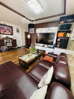 bán tập thể phố trần hưng đạo 3 ngủ ở ngay ô tô đỗ gần nhà hơn 4 đồng 1 tý