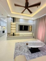 bán căn góc 2pn duy nhất thiết kế cực đẹp , căn hộ sang trọng gia chủ để lại nội thất như hình