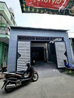 bán nhà cấp 4 gác lửng rẻ ngay sau chợ dĩ an