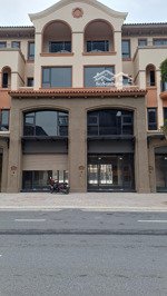 bán căn shophouse mặt đường 51m kinh doanh tại dự án vinhomes vũ yên