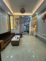 bán nhà ngọc thụy hàng hiếm oto đỗ gần chỉ hơn 7 đồng