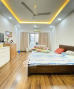 7 tỷ. không ở thì cho thuê. căn 38m2 x 3.35m x 5t x 6pn. đường 3m, cách ô tô 30m. ngõ 75 phú diễn