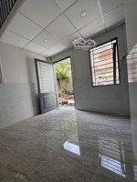 mô tả phòng mới 100%, đẹp, sáng, thoáng mát, yên tĩnh, an ninh tốt, có đồng hồ điện nước riêng